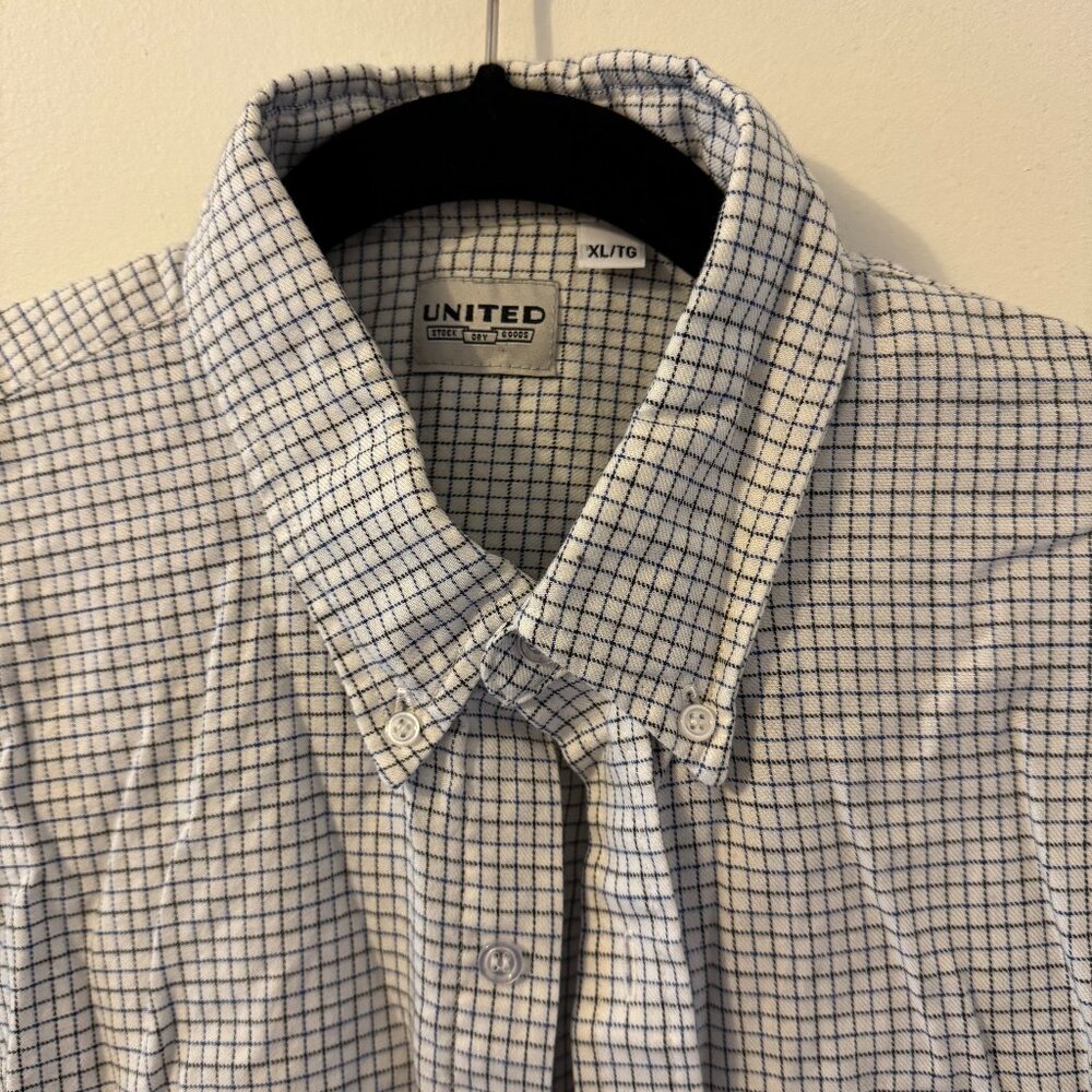 Men's United Stock Dry Goods Button-Down Shirt XL (Fits Large)
